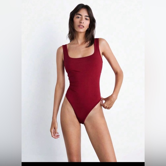 New NWT SHEIN red tank bodysuits medium Lumivelle halter Maija twist open back - Picture 3 of 9